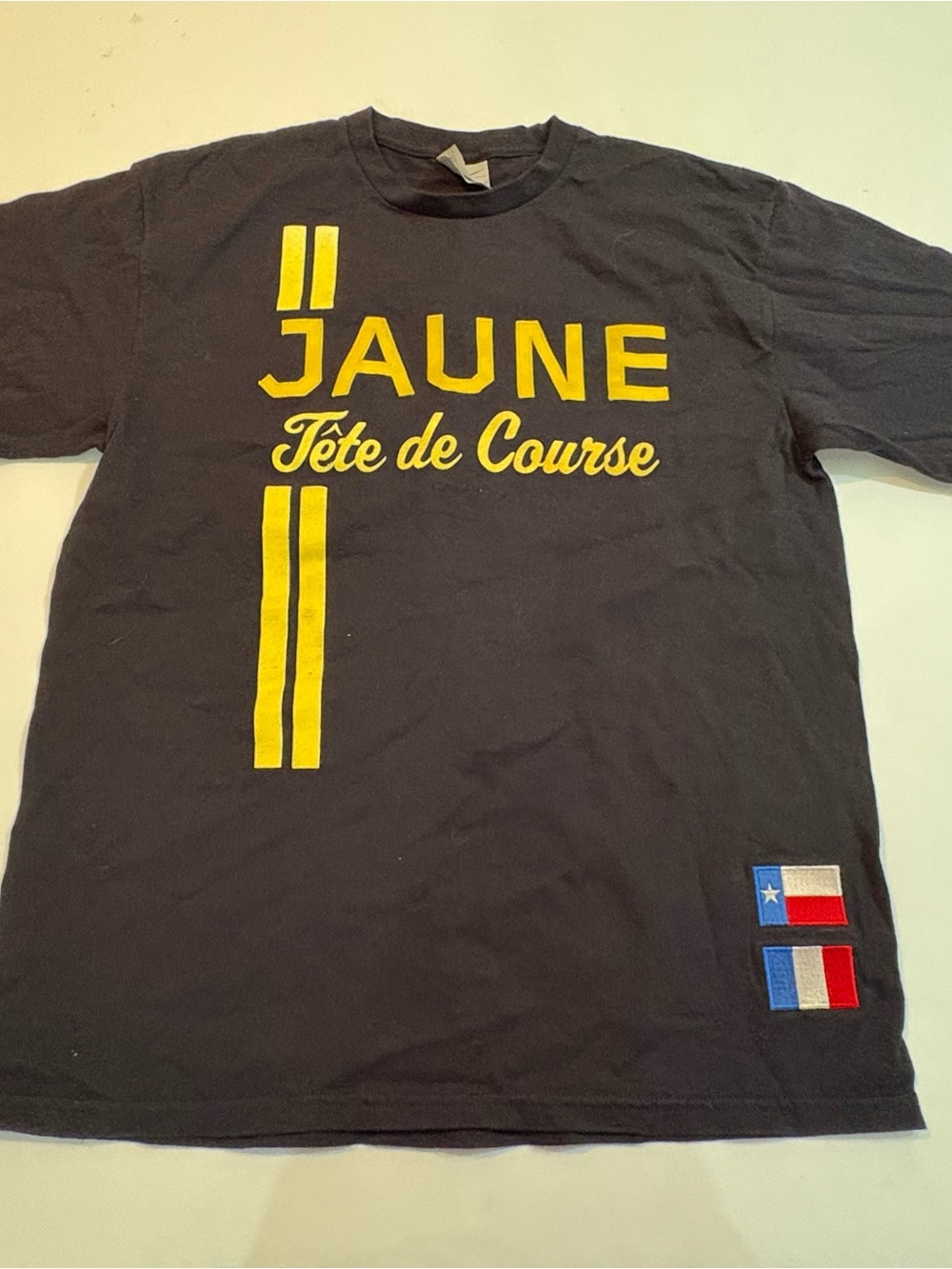 Nike Black Short Sleeve Tee with Yellow 'JAUNE Tête de Course' Graphic | Size L